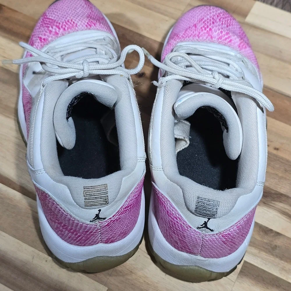Jordan‎ Retro 11 Low Pink Snakeskin GS Size 6Y White 580521-108 2013